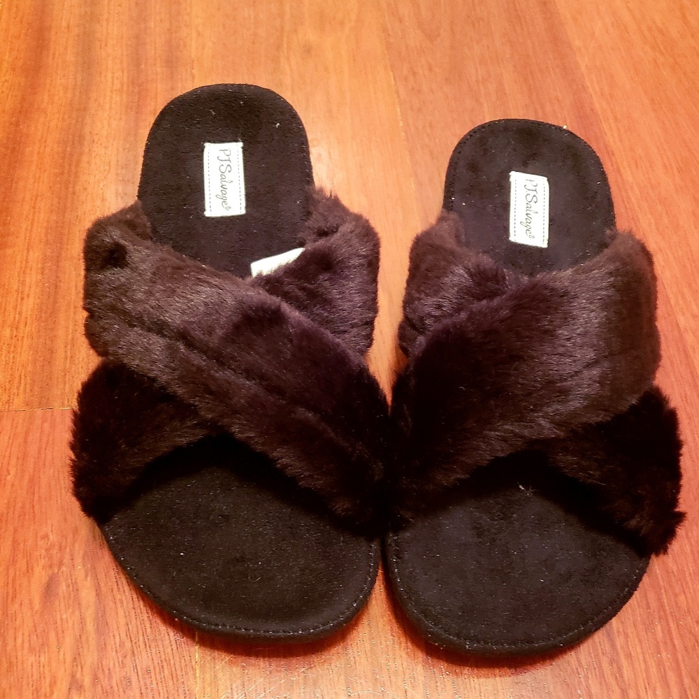 Nwob pj salvage furry slippers